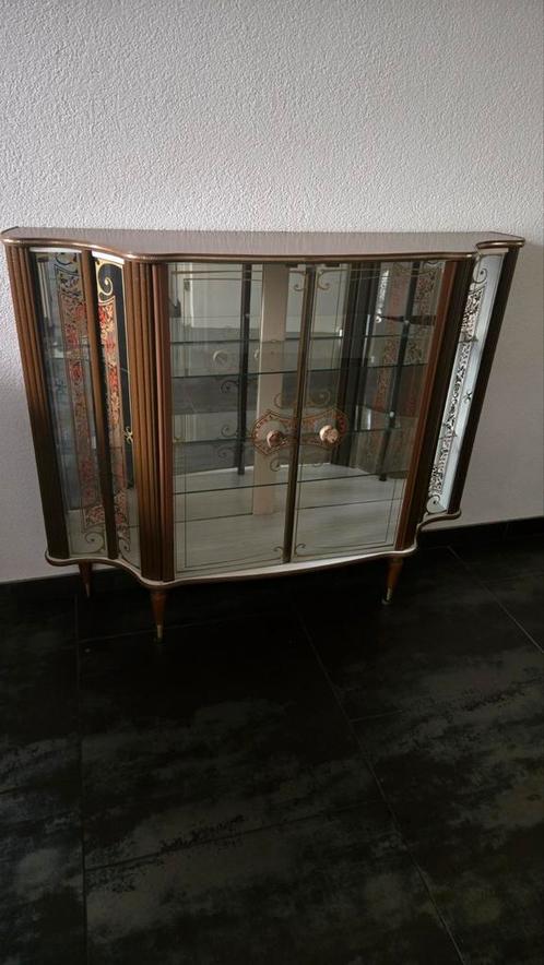 Elegante vintage vitrinekast met marmeren knopjes, Huis en Inrichting, Kasten | Vitrinekasten, Zo goed als nieuw, 100 tot 150 cm