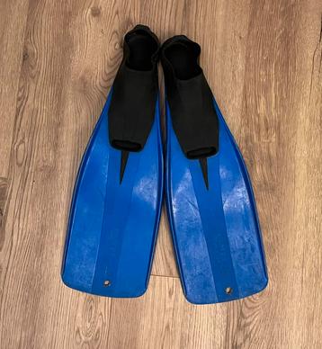 Flippers maat 42-43 beschikbaar voor biedingen