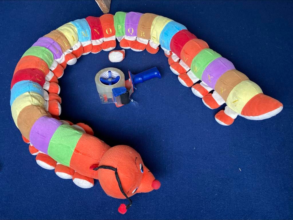 Alfabet rups knuffel, Kinderen en Baby's, Speelgoed | Knuffels en Pluche, Gebruikt, Overige typen, Ophalen of Verzenden