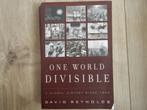 One World Divisible: A Global History Since 1945 €5,00, Gelezen, Ophalen of Verzenden