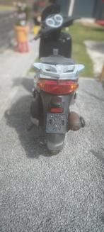 Motorscooters gaan weg ivm aanschaf mp3, Motoren, Particulier, Scooter