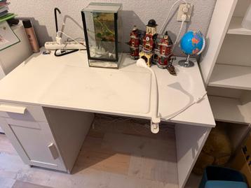Brimnes Bureau met Lade en Kastje beschikbaar voor biedingen