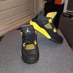 Air Jordan 4 Retro Thunder (2023) maat 29,5, Ophalen, Zo goed als nieuw, Jongen of Meisje