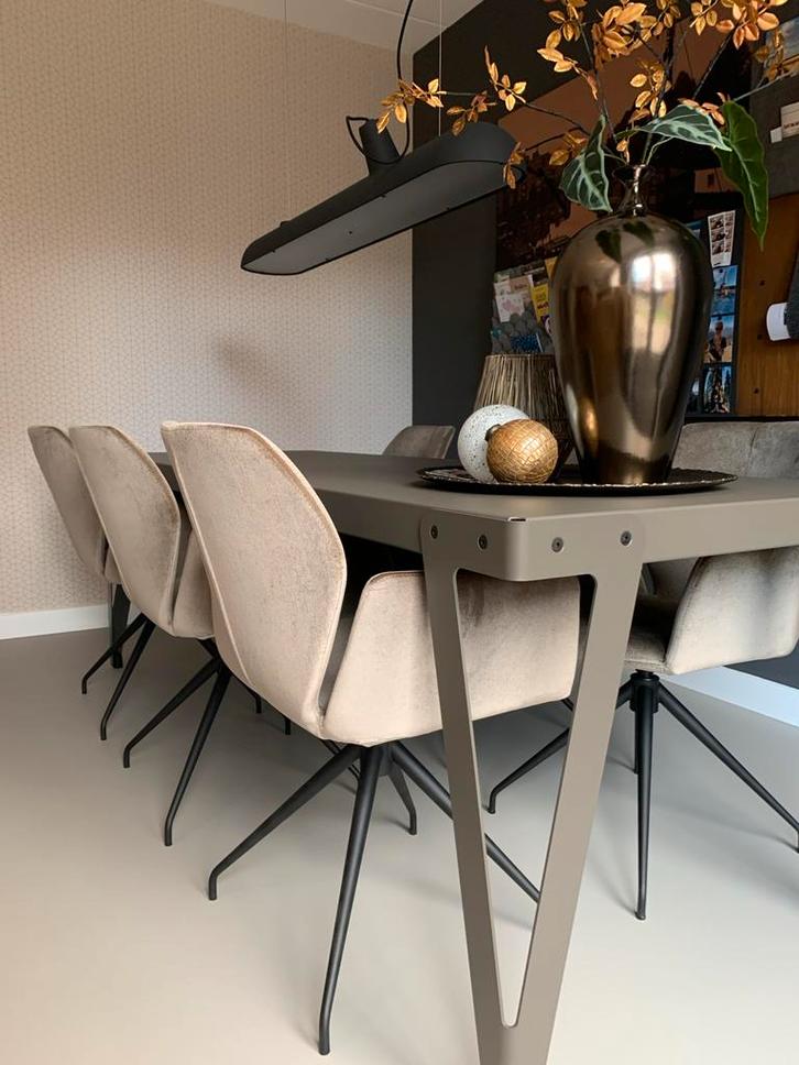 Lloyd Eettafel - Grijs - Functionals, Huis en Inrichting, Tafels | Eettafels, Gebruikt, 50 tot 100 cm, 200 cm of meer, Vijf personen of meer