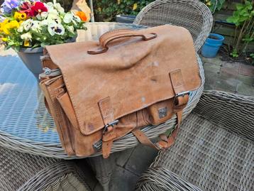 leren schooltas beschikbaar voor biedingen