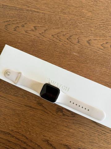 Apple Watch Series 7 41mm beschikbaar voor biedingen