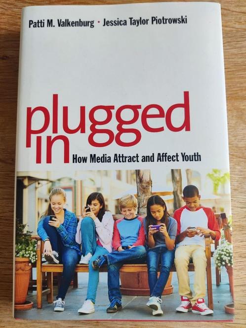 Plugged In - How Media Attract and Affect Youth, Boeken, Studieboeken en Cursussen, Zo goed als nieuw, HBO, Ophalen of Verzenden