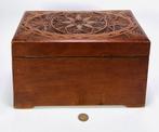 544. Houten kerfsnede kistje, begin 20e eeuw, Friesland, Antiek en Kunst, Ophalen of Verzenden