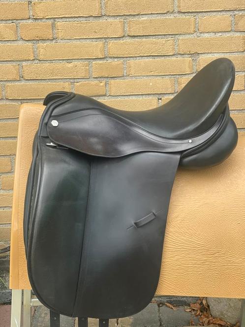 Albion Platinum Europa 17,5 wijd  (passervice gratis), Dieren en Toebehoren, Paarden en Pony's | Zadels, Nieuw, Dressuur, Ophalen of Verzenden