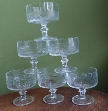 6 Vintage France Vintage likeur- ijscoupes dessert beschikbaar voor biedingen