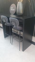 Zwarte bartafel voor 4 krukken - Houtnerf 1.20x50x1.05H., Ophalen, Zo goed als nieuw, Inclusief barstoelen