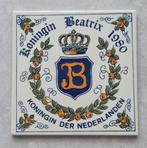 Tegel - Koningin Beatrix 1980, Verzamelen, Koninklijk Huis en Royalty, Ophalen of Verzenden, Nederland