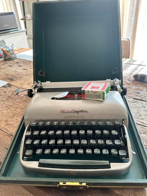 Remington Travel-Riter typemachine met koffer, Diversen, Typemachines, Zo goed als nieuw, Ophalen of Verzenden