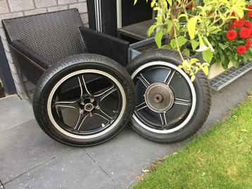 Moto Guzzi California 3 wielen met redelijke banden beschikbaar voor biedingen