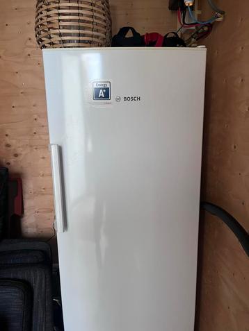 Vrijstaande Vrieskast Bosch in perfecte staat beschikbaar voor biedingen