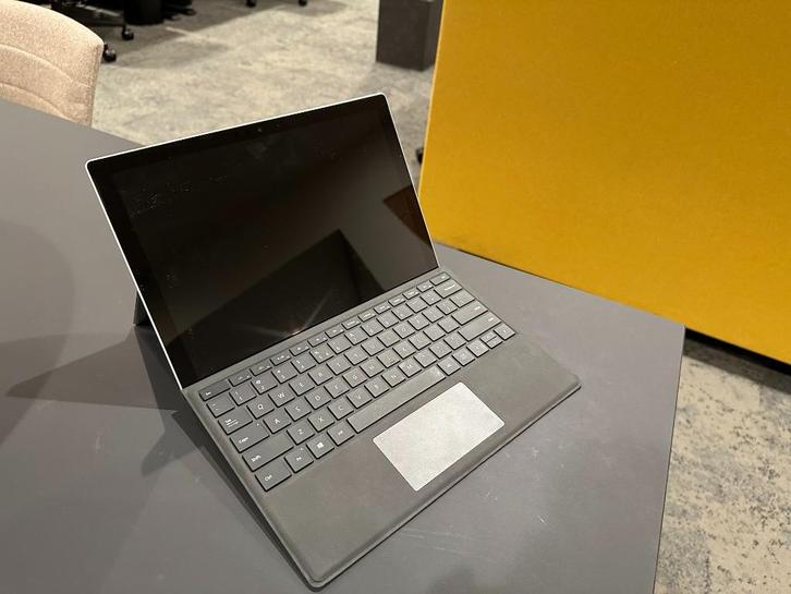 Zakelijke Surface Laptops – uitstekend onderhouden!, Computers en Software, Windows Laptops, Zo goed als nieuw, 13 inch, SSD, 2 tot 3 Ghz
