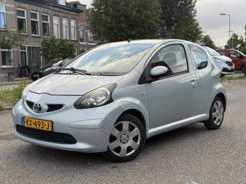 Toyota Aygo 1.0-12V + NIEUW KOPPELING / NIEUW AIRCO, Auto's, Toyota, Bedrijf, Te koop, Aygo, ABS, Airbags, Alarm, Centrale vergrendeling