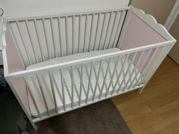 Wit Ledikant met Matras IKEA beschikbaar voor biedingen
