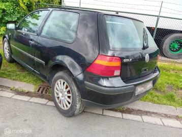 Volkswagen Golf 1.6-16V 2002 ONDERDELEN beschikbaar voor biedingen