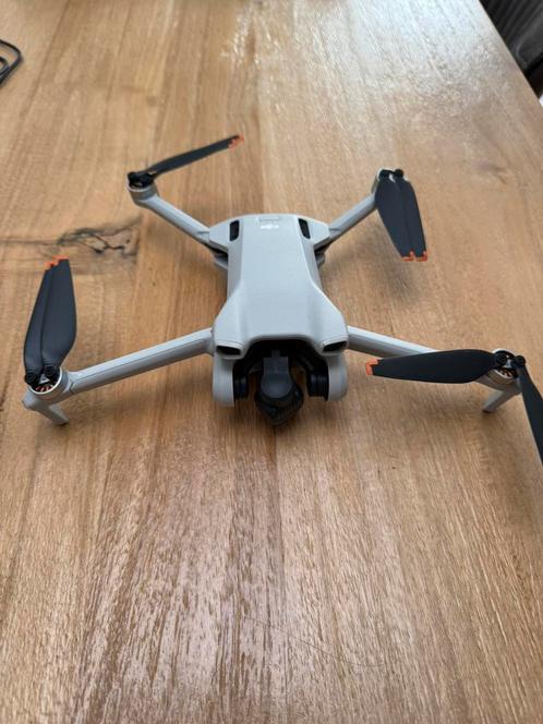DJI Mini 3 + controller, Audio, Tv en Foto, Drones, Zo goed als nieuw, Ophalen of Verzenden