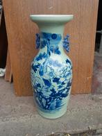 Oude vaas in Chinees porselein, Ophalen