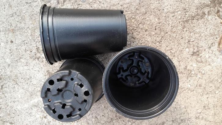 Groot aantal mooi grote stevige  hoge kweekpotten, Tuin en Terras, Bloempotten, Kunststof, Binnen, Balkon, Tuin, Minder dan 40 cm