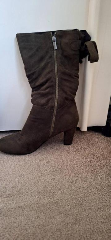 Laarsjes dames maat 39 beschikbaar voor biedingen