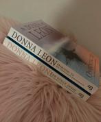 Donna Leon (2 stuks), Ophalen of Verzenden, Zo goed als nieuw
