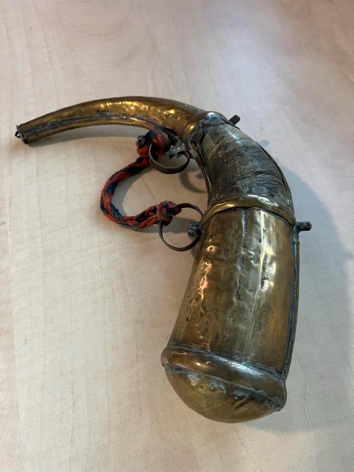 Antieke poederhoorn ( kruitfles), Antiek en Kunst, Antiek | Overige Antiek, Ophalen of Verzenden