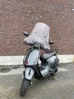 Vespa Sprint FULL OPTIONS / inclusief accessoires, Fietsen en Brommers, Benzine, Overige modellen, Maximaal 45 km/u, Zo goed als nieuw