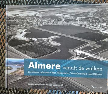 Almere vanuit de wolken beschikbaar voor biedingen