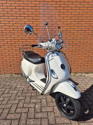 Vespa | LX 50 | Hoog scherm | 2T | 45km | Brom beschikbaar voor biedingen
