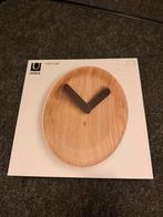 Umbra klok, Ophalen of Verzenden, Zo goed als nieuw, Wandklok