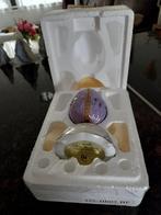 Muziek ei met hondje en swarovski in  originele doos, Ophalen of Verzenden, Zo goed als nieuw, Figuurtje