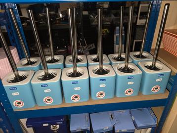 280 x  wenko  borstel met blauw keramiek houders beschikbaar voor biedingen