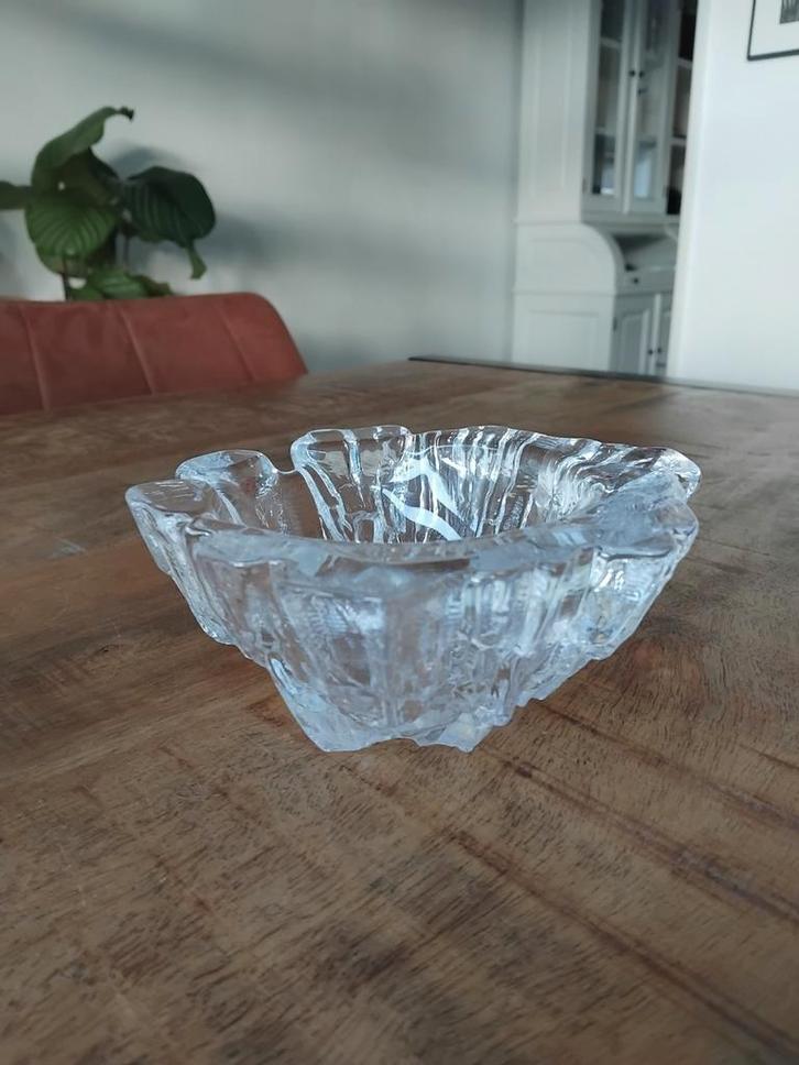 Kristallen Schaaltje uit Zweden, Huis en Inrichting, Woonaccessoires | Schalen en Manden, Zo goed als nieuw, Schaal, Overige vormen