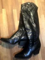 KAYLA zwarte hoge laarzen dierenprint mt 38 hakje 6,5 cm, Hoge laarzen, Zwart, Ophalen of Verzenden, Gedragen