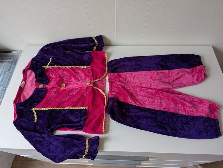 Pietenpak roze met paars maat 116 / maat122, Diversen, Sinterklaas, Zo goed als nieuw, Ophalen of Verzenden