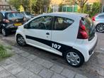 Peugeot 107 1.0 12V E-vti 68PK 3DR 2013 Wit, Voorwielaandrijving, Stof, 4 stoelen, Origineel Nederlands