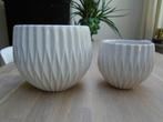 2x witte ronde bloempot met relief, origami, 19 en 14 cm, Rond, Binnen, Ophalen of Verzenden, Zo goed als nieuw