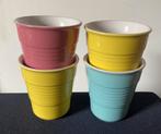 4 Koffiebekers van porselein. Hoogte 8,5 cm., Overige typen, Ophalen of Verzenden, Zo goed als nieuw, Overige stijlen