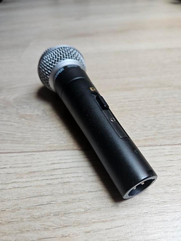 Shure SM58 met aan/uit knop (in originele verpakking!), Muziek en Instrumenten, Microfoons, Zo goed als nieuw, Zangmicrofoon, Ophalen of Verzenden