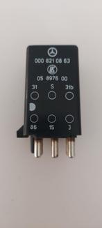 Relais ruitenwisser Mercedes 000 821 08 63, Niet ingevuld, Mercedes-Benz, Niet ingevuld, Ophalen of Verzenden