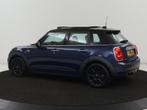 Mini Cooper 1.5 D Pepper | Panoramadak | Head-Up | Navigatie, Auto's, Voorwielaandrijving, Gebruikt, 1165 kg, Blauw