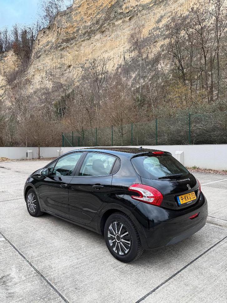 Peugeot 208 1.2 VTi 82pk – 2013 – 83.787 km NAP, Auto's, Peugeot, Particulier, ABS, Airbags, Airconditioning, Bluetooth, Boordcomputer