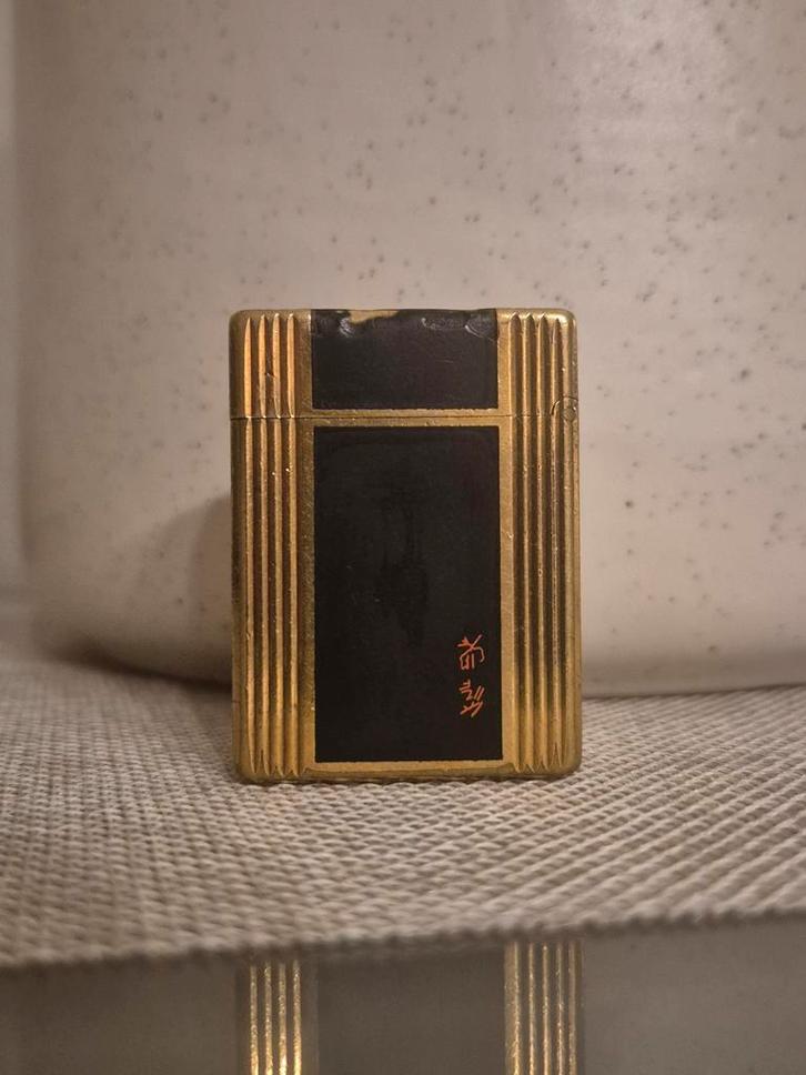 ST Dupont Ligne 1 Laque du Chine (klein) - Goud verguld, Verzamelen, Rookartikelen, Aanstekers en Luciferdoosjes, Gebruikt, Aansteker