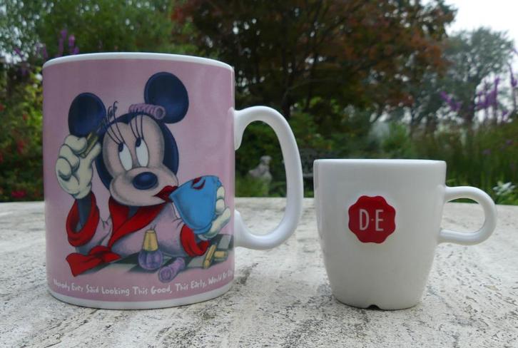 DISNEY Minnie Mouse Jumbo Mok Nobody Ever Said Looking, Huis en Inrichting, Keuken | Servies, Nieuw, Kop(pen) en/of Schotel(s)
