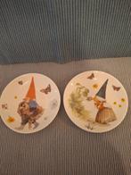 Rien Poortvliet - 2 leuke kleine bordjes met kabouters, Huis en Inrichting, --, Ophalen of Verzenden, Zo goed als nieuw, --