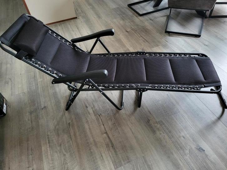 2 Zwarte Ligstoelen - Nieuwstaat!, Tuin en Terras, Ligbedden, Ophalen