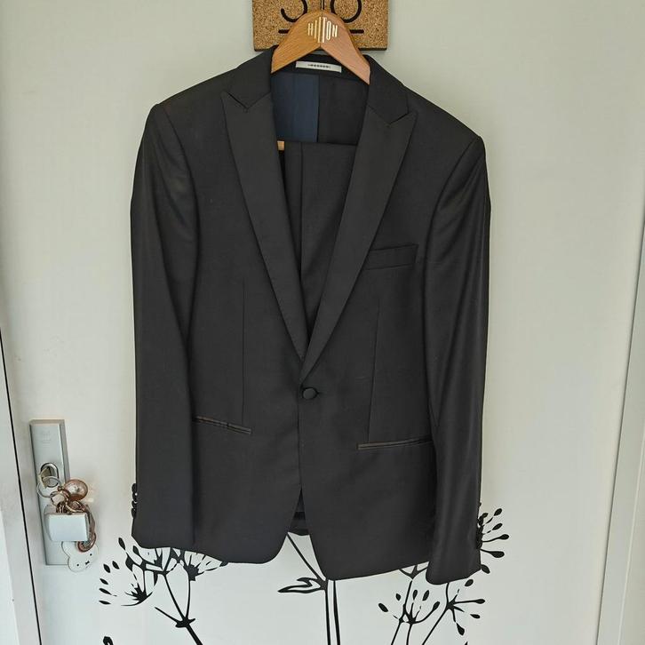 Van Gils Smoking - Maat 36R/46, Kleding | Heren, Kostuums en Colberts, Zo goed als nieuw, Zwart, Ophalen of Verzenden